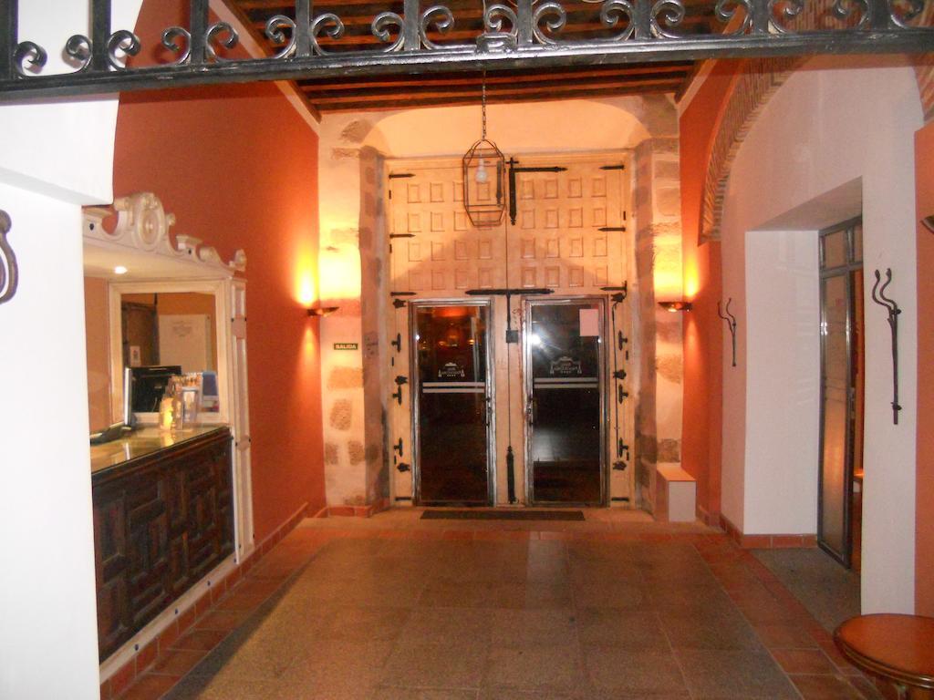 Sumaiya El Palacio Coria Esterno foto