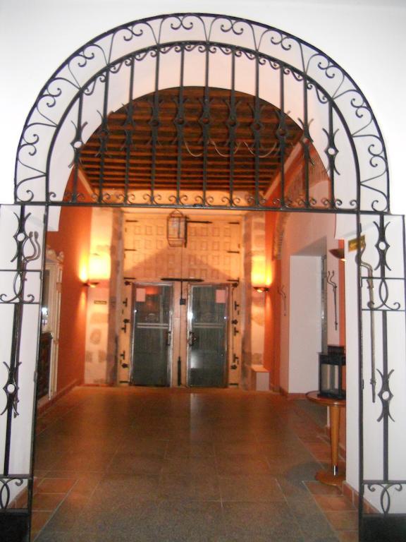 Sumaiya El Palacio Coria Esterno foto